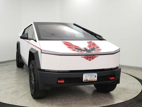 Used 2024 Tesla Cybertruck AWD Crew Cab image 8