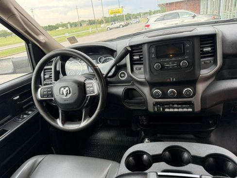 Used 2020 RAM 5500 Tradesman w/ Chrome Appearance Group AWD/4WD image 7