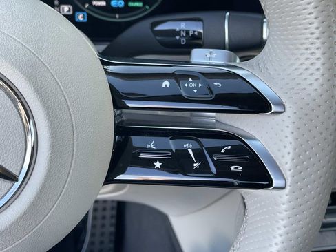 Used 2023 Mercedes-Benz E 450 Cabriolet image 7