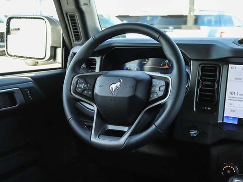 New 2026 Ford Bronco Badlands w/ Sasquatch Package AWD/4WD image 15