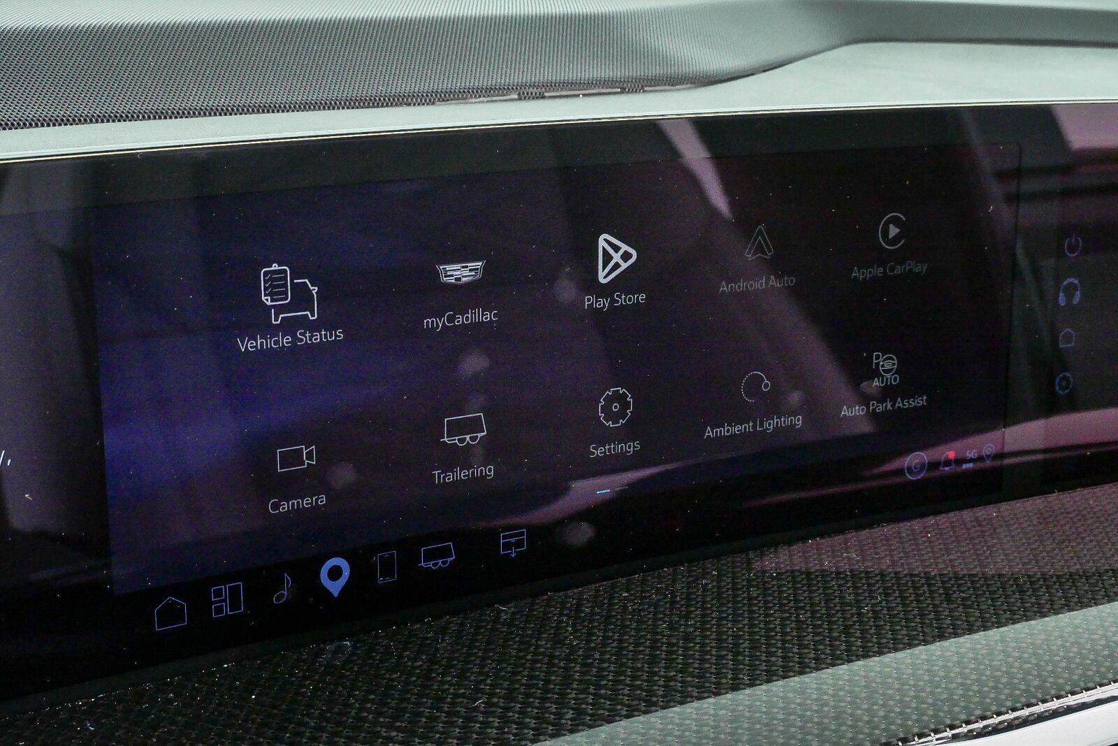Used 2025 Cadillac Escalade ESV V w/ LPO, ONYX Package AWD/4WD image 14