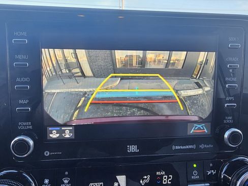 Used 2020 Toyota Highlander Limited image 27