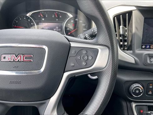 Used 2024 GMC Terrain SLE FWD image 19