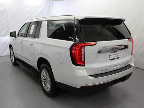 Used 2022 GMC Yukon XL SLT w/ SLT Luxury Package AWD/4WD image 9