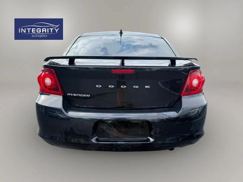 Used 2012 Dodge Avenger SE FWD image 4