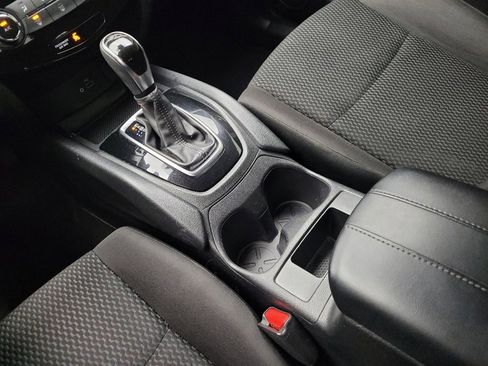 Used 2020 Nissan Rogue Sport S image 26