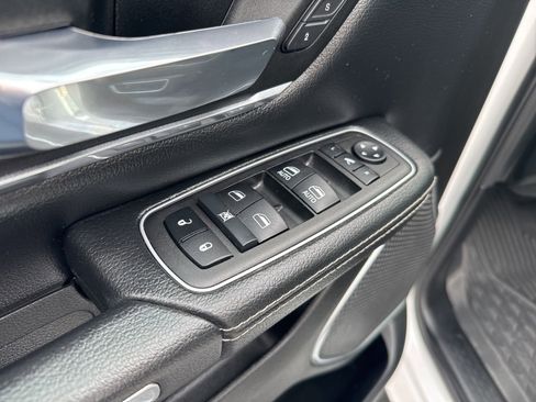 Used 2023 RAM 1500 Laramie AWD/4WD image 12
