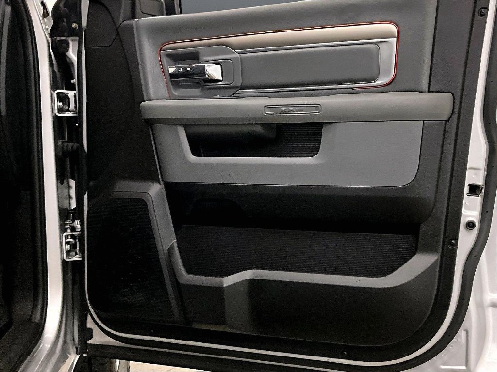 Used 2016 RAM 1500 Classic SLT w/ Protection Group AWD/4WD image 29