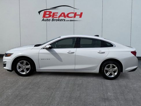 Used 2021 Chevrolet Malibu LS w/ Driver Confidence Package II image 3