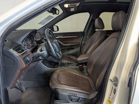 Used 2018 BMW X1 sDrive28i FWD image 4