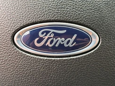 Used 2023 Ford Explorer XLT w/ Equipment Group 202A AWD/4WD image 21