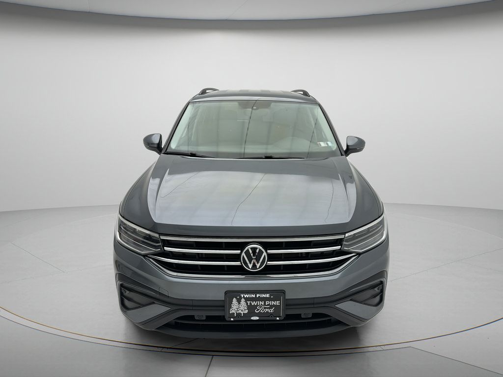 Used 2023 Volkswagen Tiguan S FWD image 2