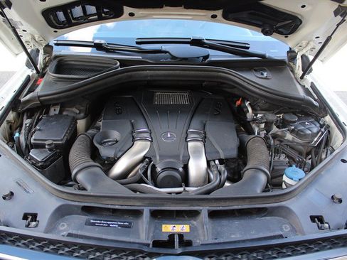 Used 2018 Mercedes-Benz GLS 550 4MATIC image 40