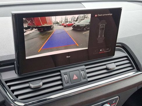 Used 2023 Audi Q5 2.0T Premium w/ Convenience Package image 15