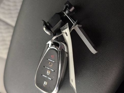 Used 2021 Chevrolet Equinox LS w/ LS Convenience Package FWD image 40