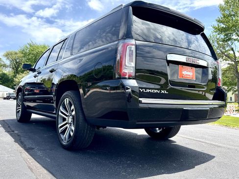 Used 2019 GMC Yukon XL Denali w/ Denali Ultimate Package AWD/4WD image 8