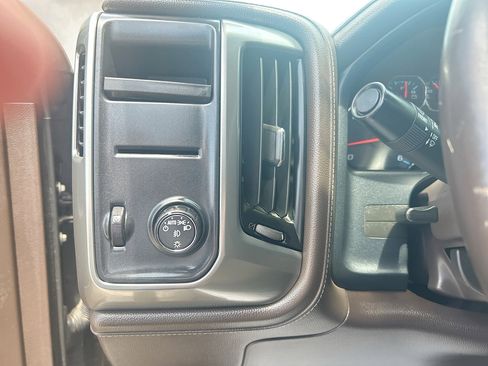 Used 2018 Chevrolet Silverado 1500 LTZ RWD image 10