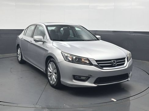 Used 2013 Honda Accord EX image 2