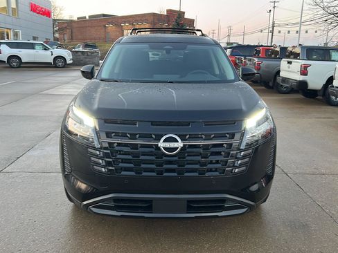 New 2026 Nissan Pathfinder SV image 17