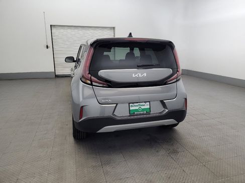 Used 2023 Kia Soul LX image 6