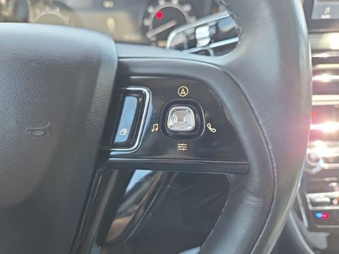 Used 2022 Lincoln Corsair AWD w/ Premium Package image 34