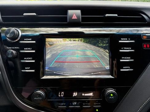 Used 2019 Toyota Camry SE w/ Carpet Mat Package FWD image 17