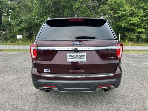 Used 2018 Ford Explorer XLT w/ Equipment Group 202A AWD/4WD image 5