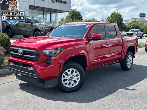 Used 2025 Toyota Tacoma SR5 AWD/4WD image 2