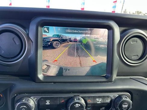 Used 2021 Jeep Gladiator Willys image 18
