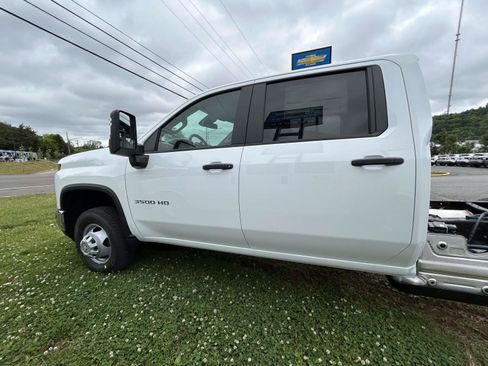 New 2026 Chevrolet Silverado 3500 W/T AWD/4WD image 6