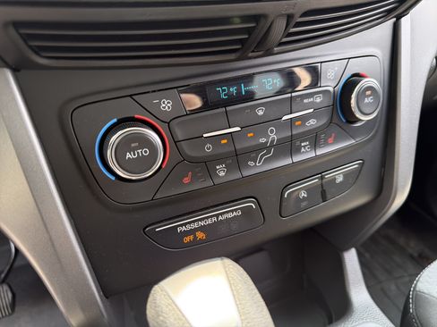 Used 2017 Ford Escape SE w/ Equipment Group 201A FWD image 20
