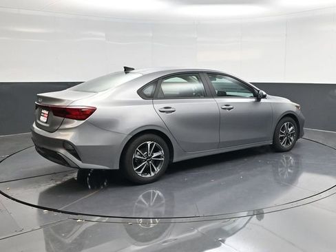 Used 2024 Kia Forte LXS image 3