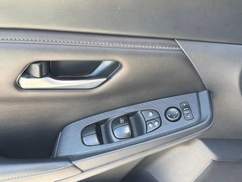 Used 2024 Nissan Sentra SV FWD image 51