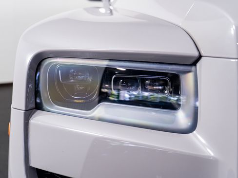 Used 2023 Rolls-Royce Cullinan image 23