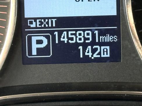 Used 2017 Nissan Armada SV image 18