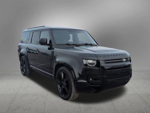 Used 2024 Land Rover Defender 130 X-Dynamic SE image 8