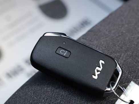 Used 2025 Kia Seltos S FWD image 33