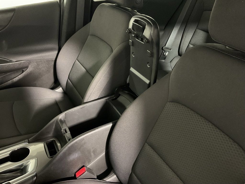 Used 2017 Chevrolet Malibu LT FWD image 29