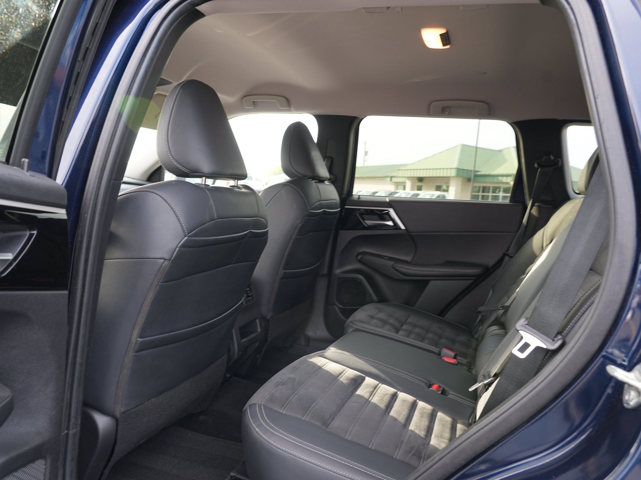 Used 2024 Mitsubishi Outlander SE AWD/4WD image 21