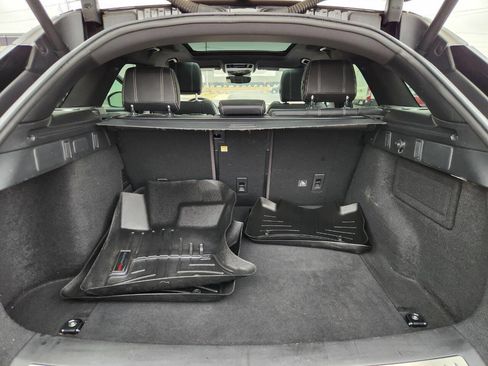 Used 2018 Land Rover Range Rover Velar R-Dynamic SE image 16