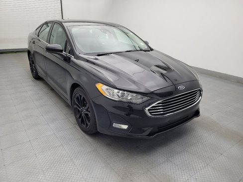 Used 2019 Ford Fusion SE w/ Equipment Group 151A FWD image 13