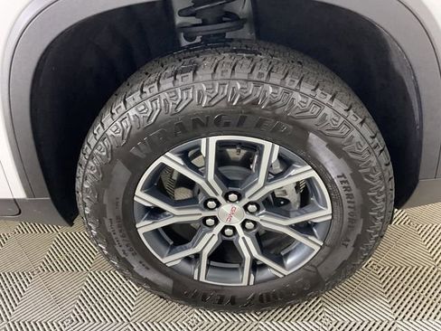 Used 2025 GMC Acadia AT4 image 10