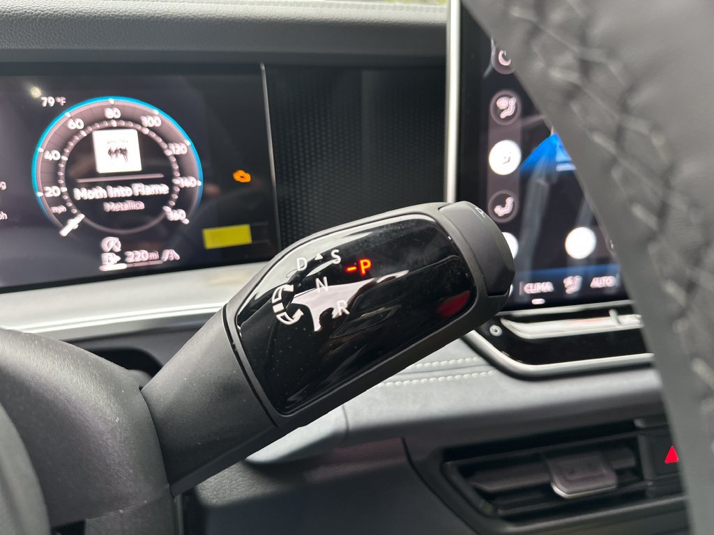 New 2026 Volkswagen Tiguan SE R-Line AWD/4WD image 17