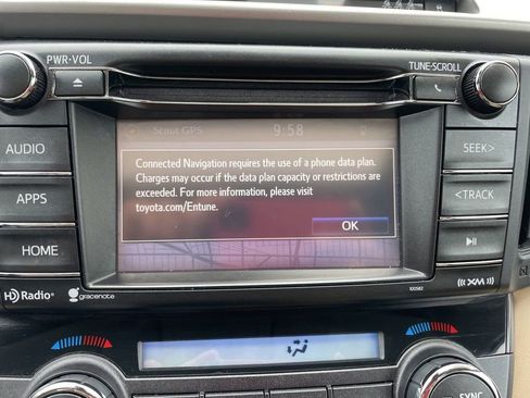 Used 2018 Toyota RAV4 XLE image 19