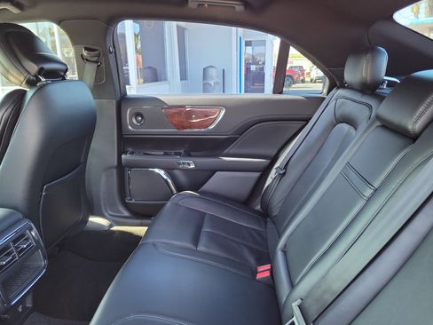 Used 2020 Lincoln Continental w/ Premium Package FWD image 9