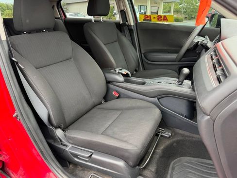 Used 2018 Honda HR-V EX image 17