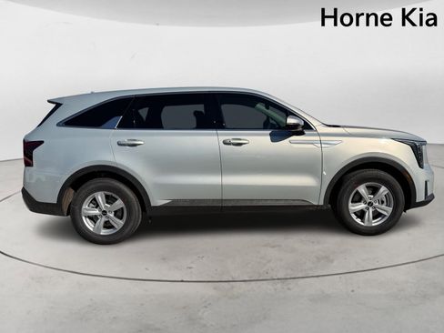 New 2026 Kia Sorento LX FWD image 3