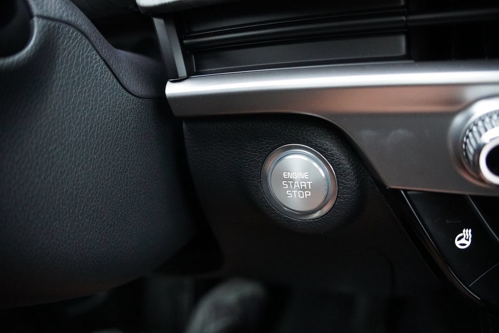 Certified 2025 Kia Telluride EX w/ EX Captain's Chair Package AWD/4WD image 34