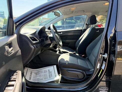 Used 2021 Hyundai Accent SE FWD image 10