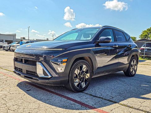 Used 2025 Hyundai Kona SEL FWD image 3